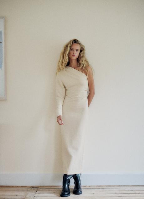 Imagen - Vestido blanco asimétrico de Zara (39,99 euros)