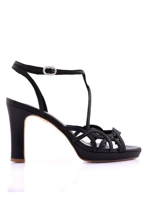 Imagen - Sandalia negra de Lomas, 450 euros.