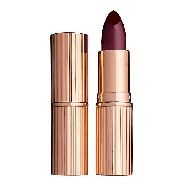 K.I.S.S.I.N.G Lipstick en Night Crimson de Charlotte Tilbury