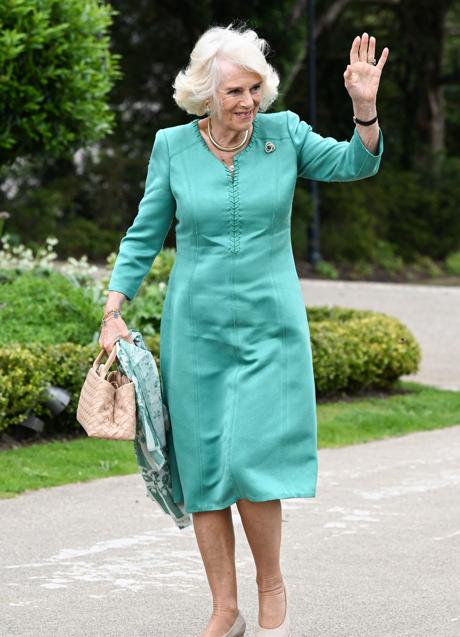 Imagen - Broche de nudo celta con diamantes y esmeraldas. / GTRES