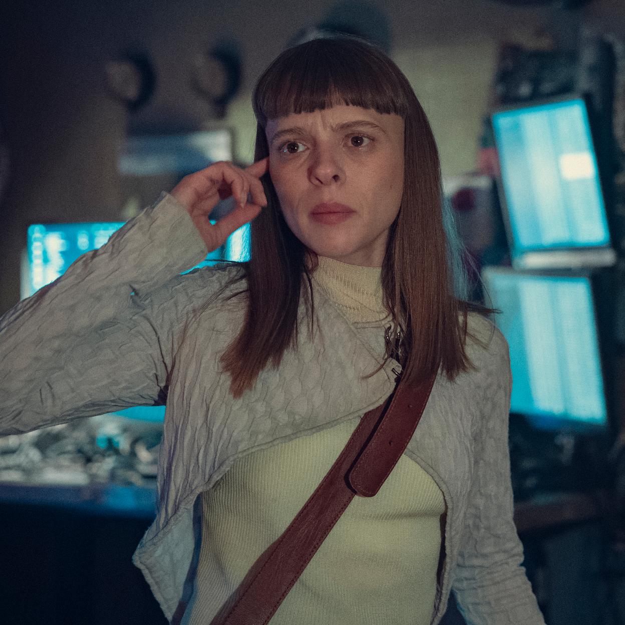 Shira Hass como la detective Maplewood en una imagen de la miniserie de Netflix, Cadáveres.
