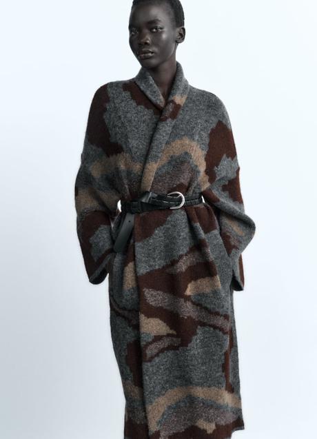 Imagen - Abrigo de punto de Zara (49,99 euros)