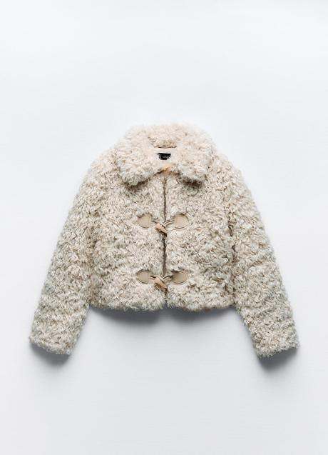 Imagen - Chaqueta corta de Zara (39,99 euros)