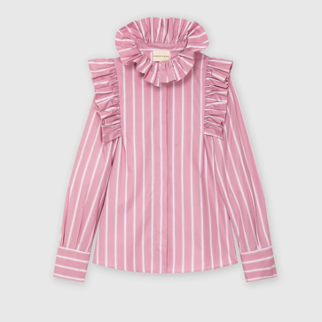 Imagen secundaria 1 - La chaqueta d eCelia B, la camisa de María de la Orden y los pantalones de La Veste.