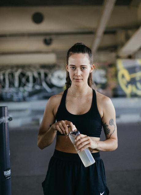 Imagen - Mujer con ropa deportiva/PEXELS