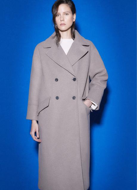 Imagen - Abrigo  oversize  de Stradivarius (49,99 euros)