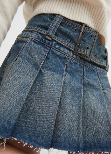 Imagen - Falda de tablas de Stradivarius (25,99 euros)