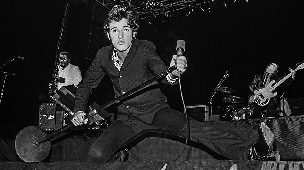 «Bruce Springsteen & The E-Street Band: Darkness on the Edge of Town« es la recopilación gráfica definitiva para amantes de la música. 