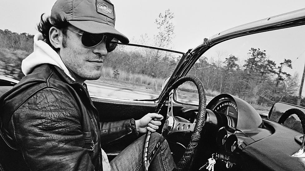 Este nuevo libro supone la colección definitiva de fotografías icónicas e inéditas de Bruce Springsteen. 