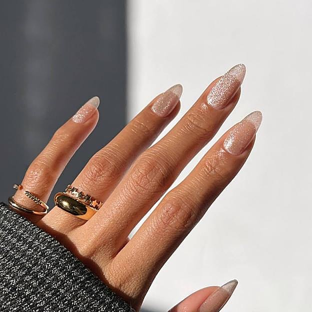 Uñas naked glitter clásicas