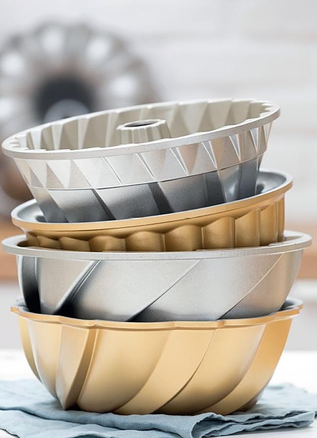 Imagen - Algunos de los moldes de Nordic Ware con los que Bea Roque elaboró los bunt de su recetario. / Libros Cúpula