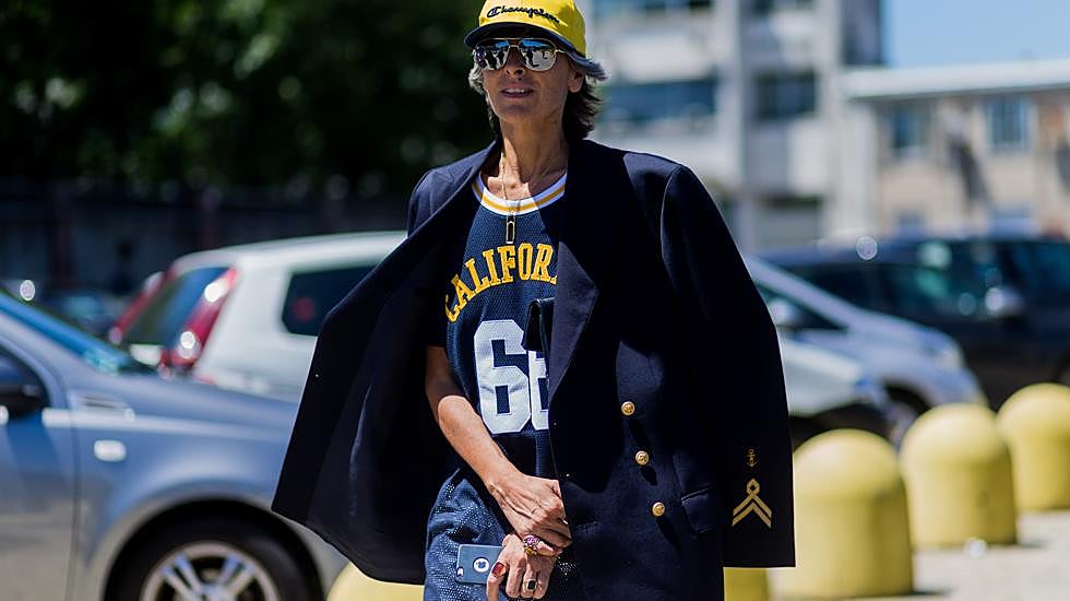Ana Gimeno Brugada y su look de inspiración masculina en la Semana de la Moda de Milán.
