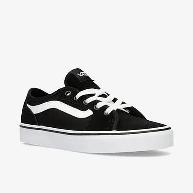 Zapatilla deportiva en color negro de Vans.