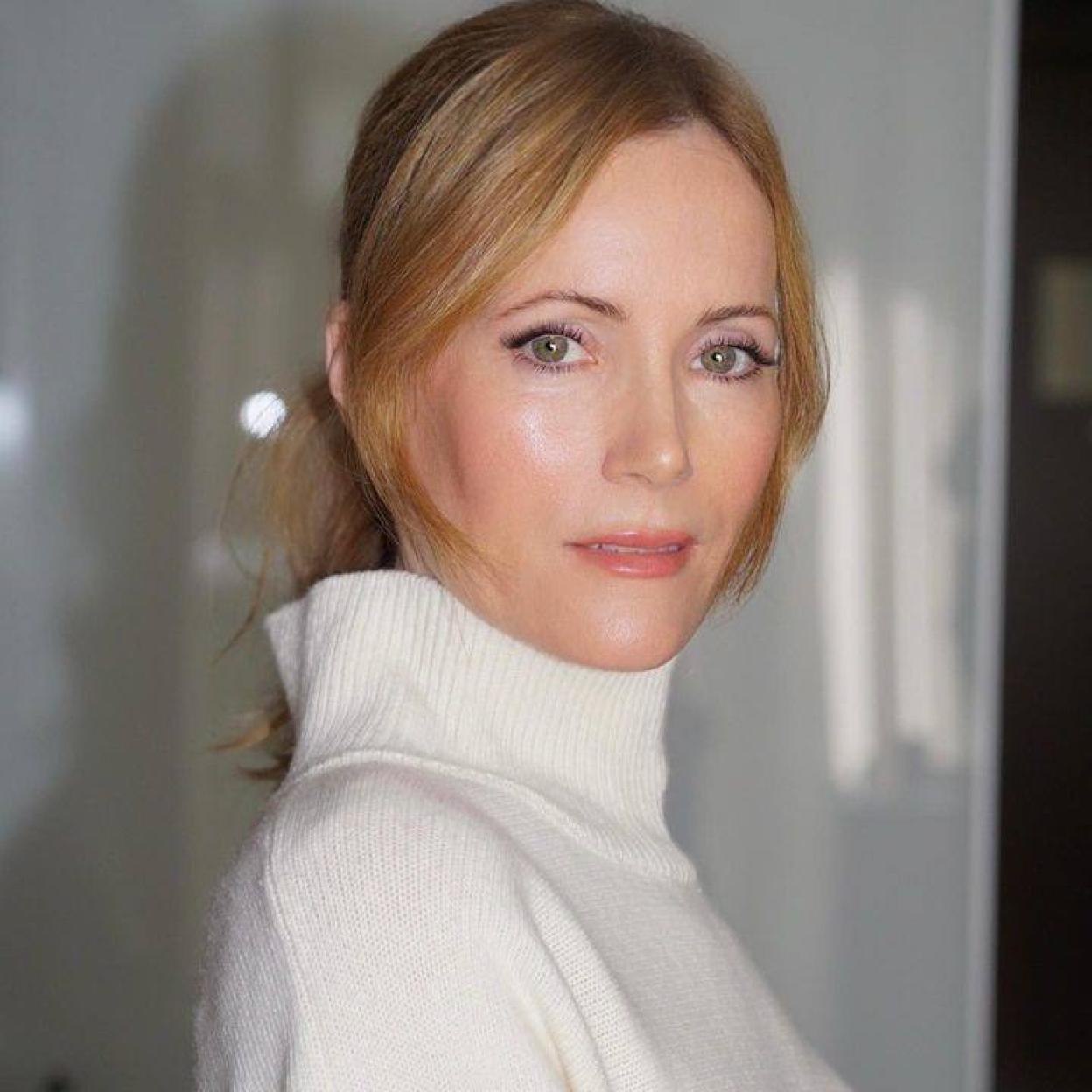 Actriz con piel madura bonita y sin arrugas