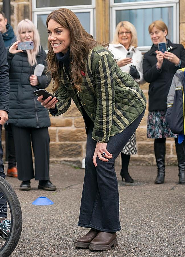 Imagen - Kate Middleton en Escocia con unos botines marrones. / GTRES