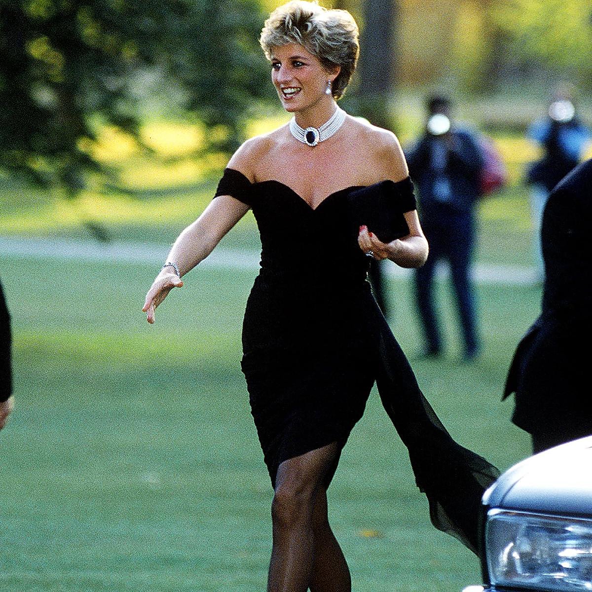 Los vestidos más icónicos de royals y celebrities: del vestido rojo de Letizia en Copenhague al revenge dress de Diana de Gales