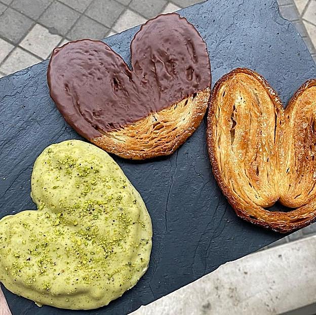 Las palmeras de Panem, con la de pistacho a la izquierda de la imagen.