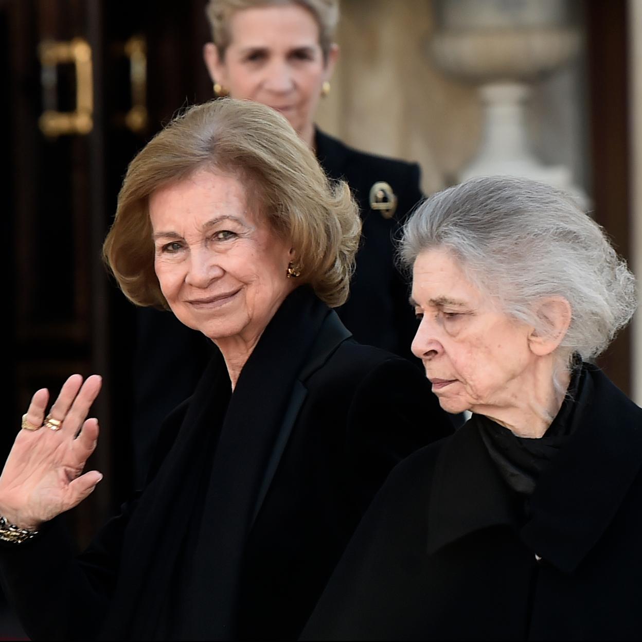 La reina Sofía, muy preocupada por la enfermedad de su hermana Irene |  Mujerhoy