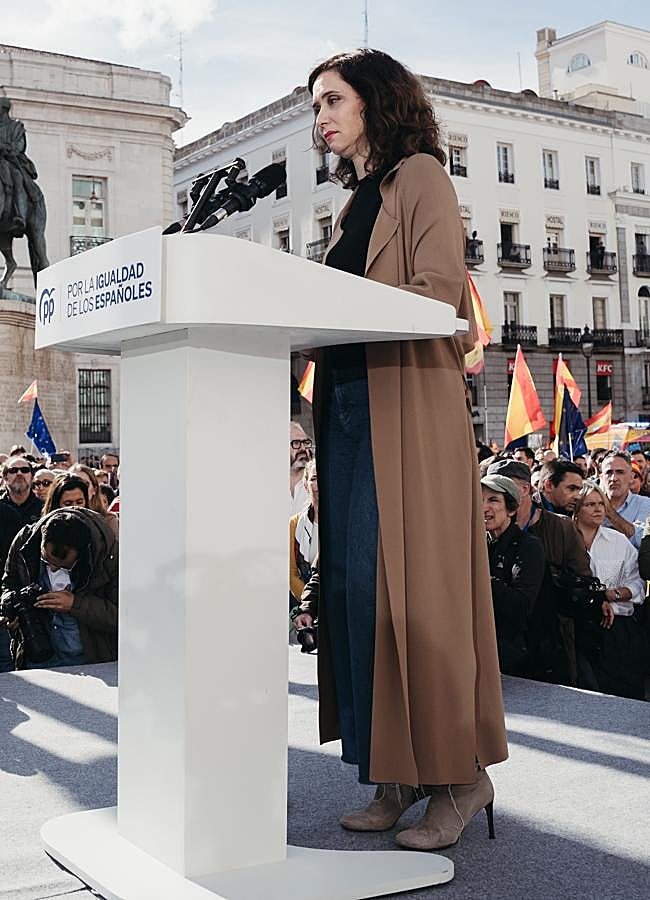 Imagen - Isabel Díaz Ayuso da un discurso en la manifestación. / GTRES