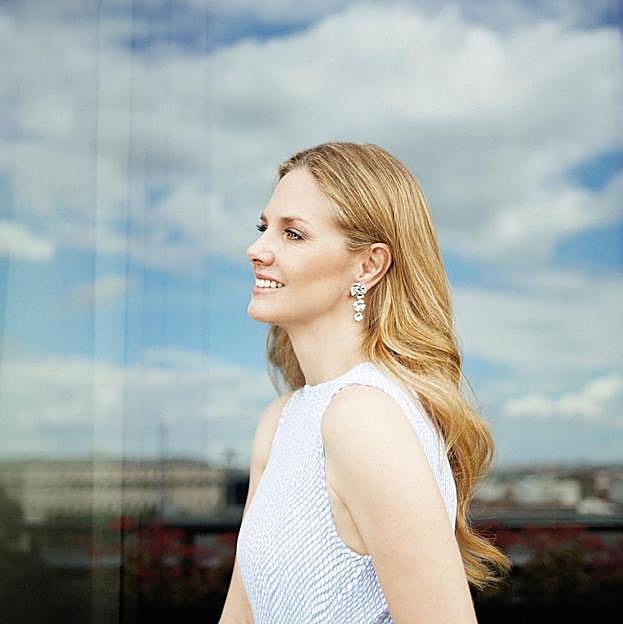 Genoveva Casanova ha trabajado puntualmente como modelo, aunque siempre ha reconocido que lo que más le interesa es la filosofía y el arte. 