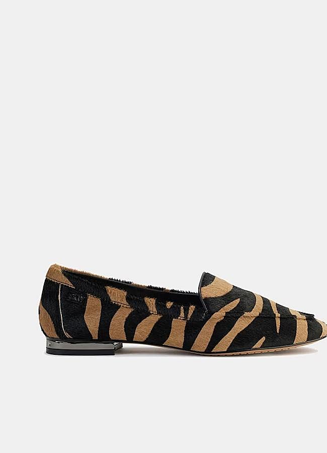 Imagen - Mocasines estampados con animal print de DKNY, 135 euros.