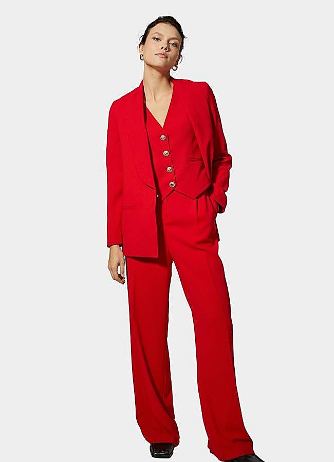 Imagen - Traje rojo de tres piezas