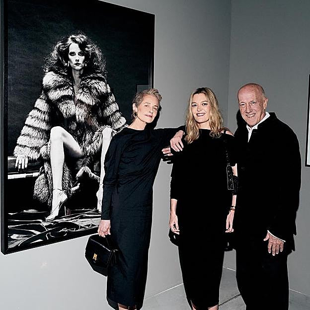 La trágica vida de Helmut Newton, el fotógrafo al que homenajea Marta Ortega: huida de los nazis, un amor salvavidas y una muerte súbita