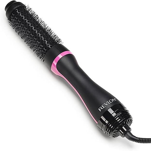 Cepillo moldeador y secador de Revlon (44,90 euros).