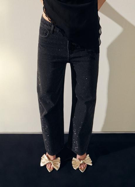 Imagen - Vaqueros negros con brillo de Stradivarius (39,99 euros)