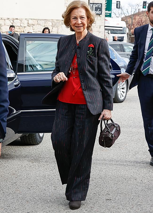 Imagen - La reina Letizia con un traje de raya diplomática. / GTRES