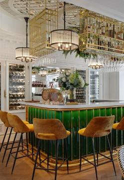 Imagen secundaria 2 - El hotel Villa Favorita está situado en pleno paseo de la Concha. 