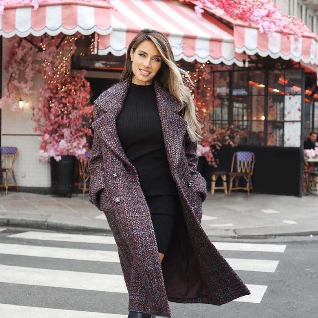 Pilar Rubio estaba mucho más en su salsa en París o en Madrid que en Sevilla, junto a la familia de Sergio Ramos. 