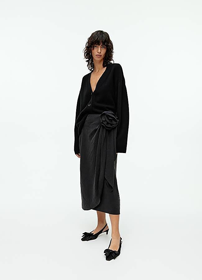 Imagen - Falda con rosa de Arket, 89 euros.