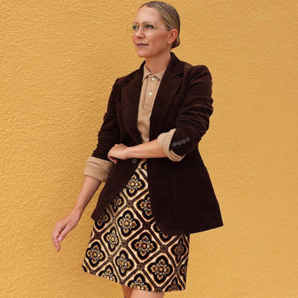 Influencer con chaqueta de pana