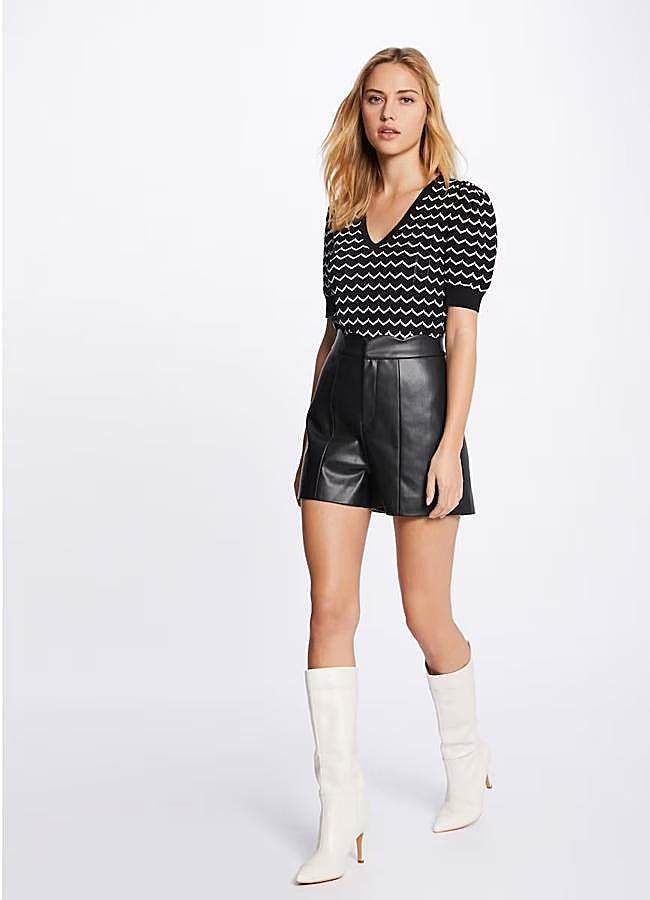 Imagen - Bermuda negra con cremallera lateral de Morgan, 55 euros.