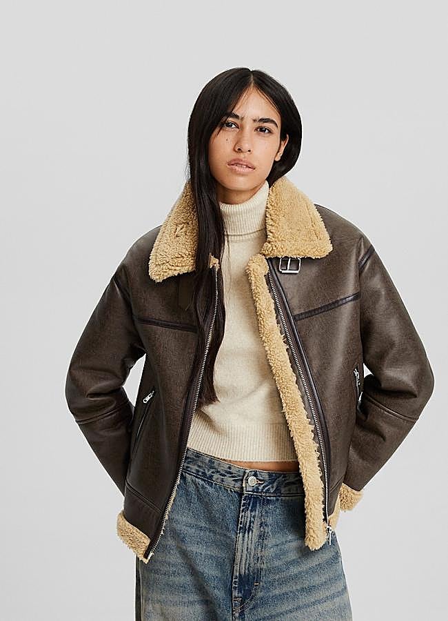 Imagen - Cazadora doble faz efecto piel de Bershka, 49,99 euros.