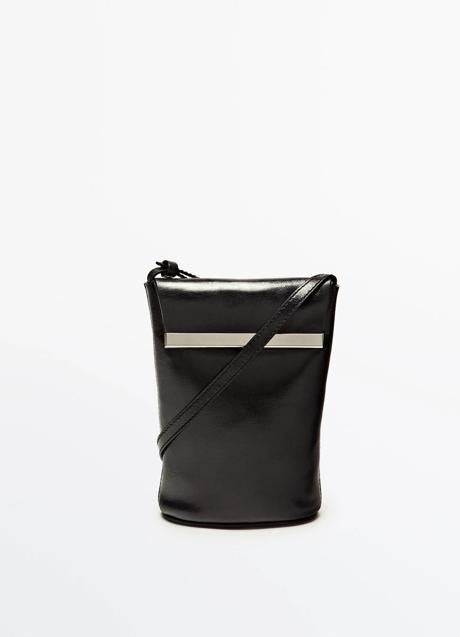 Imagen - Bolso negro de Massimo Dutti (99,99 euros)
