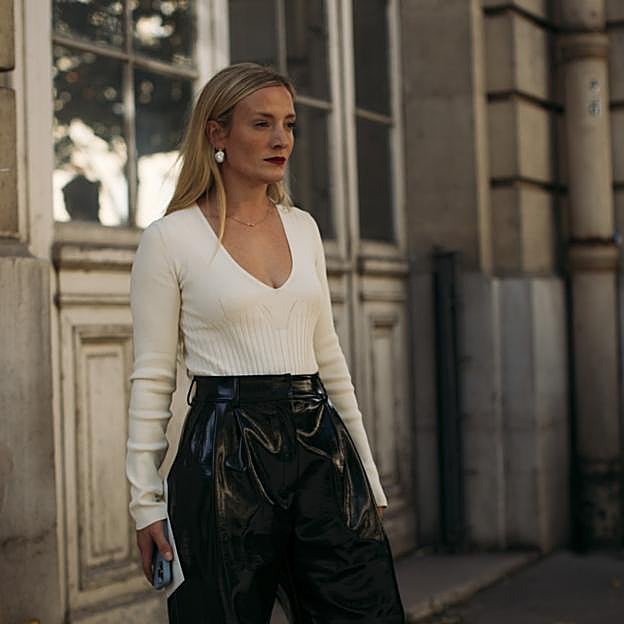 Jerséis con cuello pico para llevar con pantalones de traje e ir súper elegante a diario