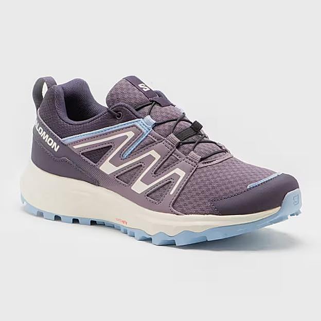 Zapatillas deportivas en morado de Salomon (59,99 euros).