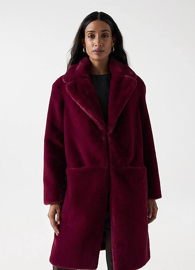 Imagen - Abrigo efecto pelo burdeos