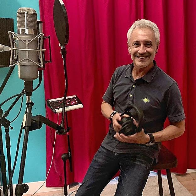 Sergio Dalma, en el estudio de grabación. 