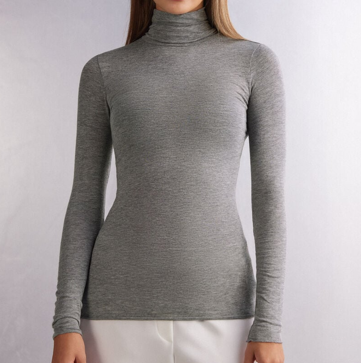 Imagen secundaria 1 - El look con minifalda antiedad facilísimo de copiar