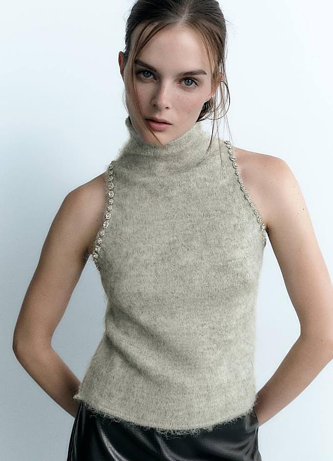 Imagen - Top de punto con joyas