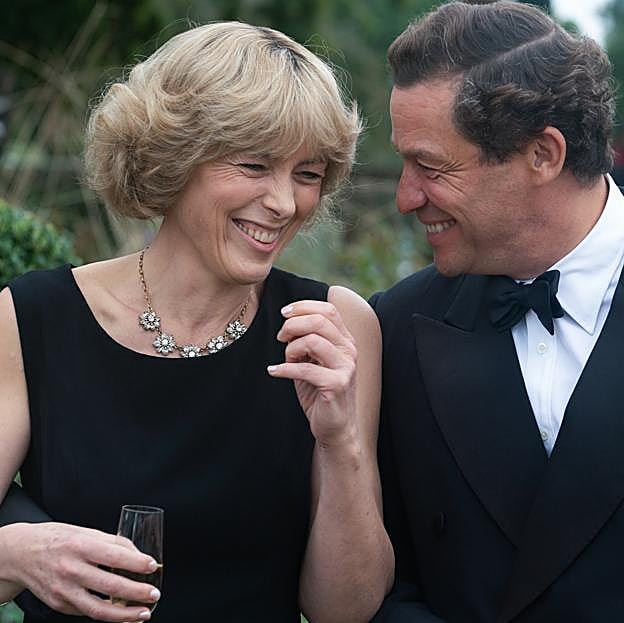 Olivia Williams y Dominic West en una imagen de la última temporada de the Crown.