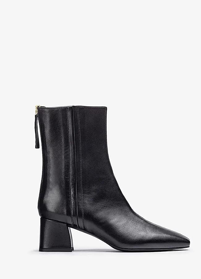 Imagen - Botín negro de piel con tacón de Unisa, 169,90 euros.