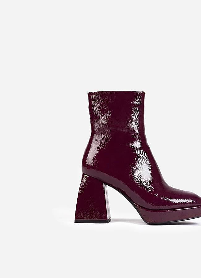 Imagen - Botines Yasu Burdeos de MIM, 59 euros..