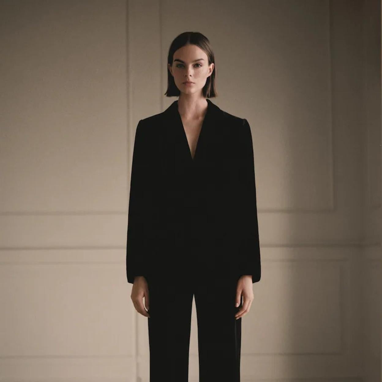 Estos son los trajes de terciopelo más bonitos de la temporada. 