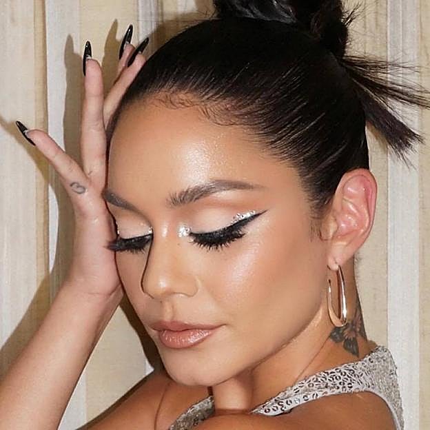 Vanessa Hudgens con eyeliner glitter