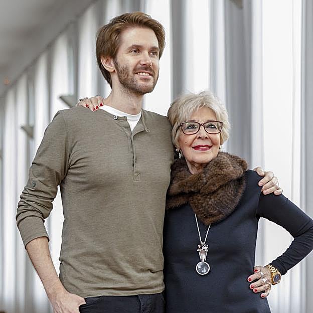 Concha Velasco junto a su hijo, con el que trabajo en varias obras de teatro. 