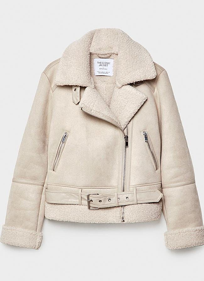 Imagen - Cazadora efecto doble faz. Foto: Stradivarius.